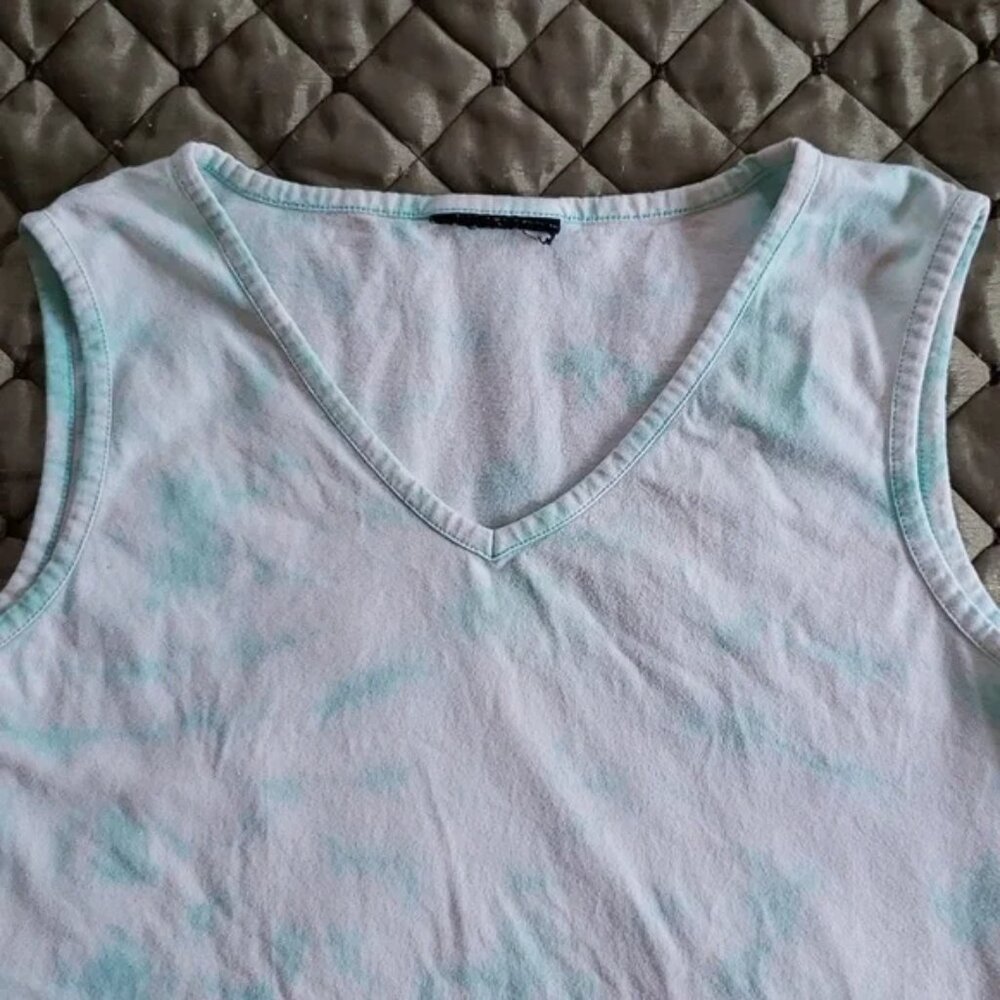 TWO ITEMS Cute tie dyed tank top & Fashion necklace with spirals and crystals - Picture 3 of 8